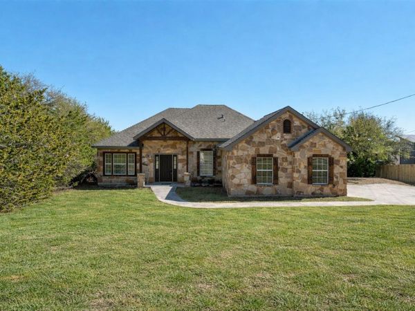 710 Deer Creek CIR, Dripping Springs, TX 78620