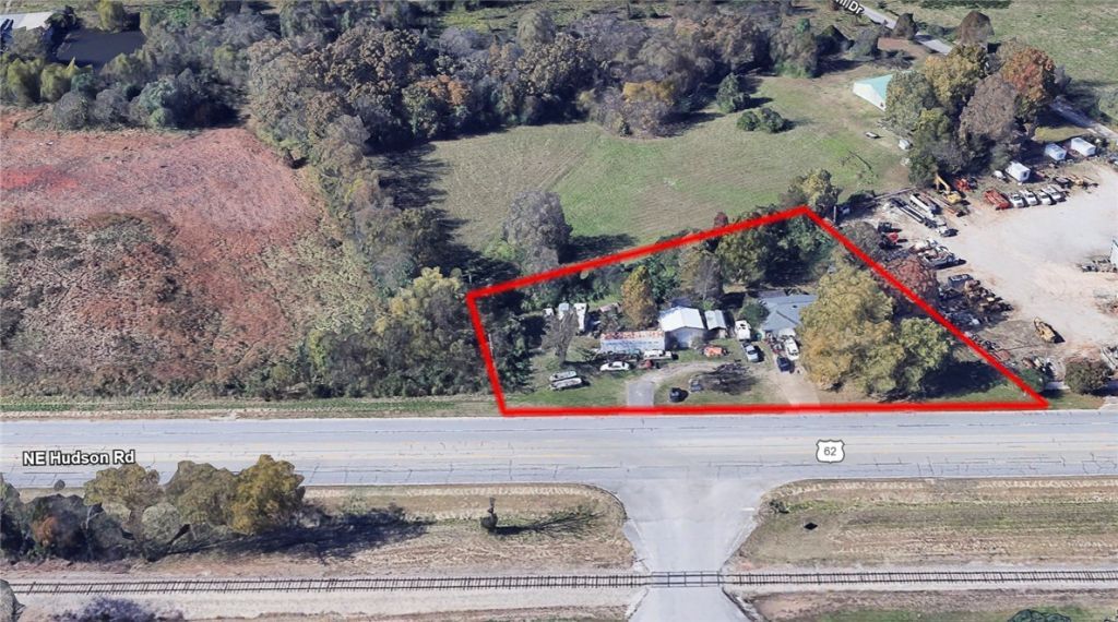 4006 NE Hudson Road, Rogers, AR 72756 Main Photo