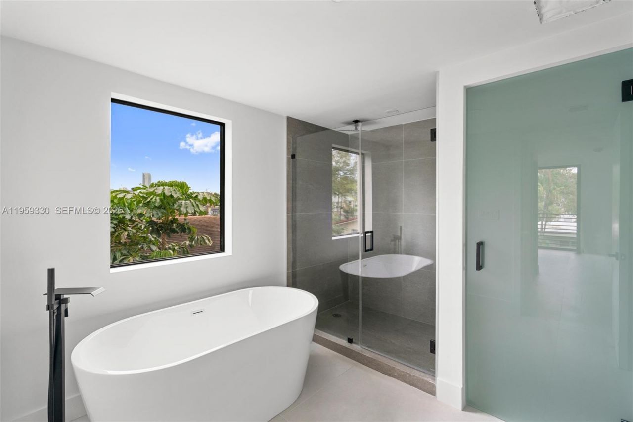 1431 SW 20th St, Miami, FL 33145 Photo