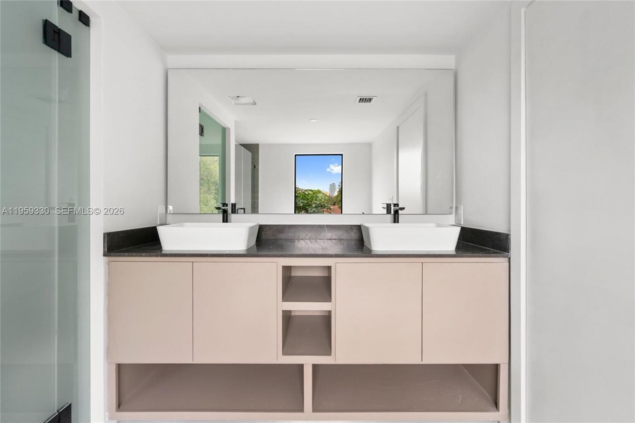 1431 SW 20th St, Miami, FL 33145 Photo