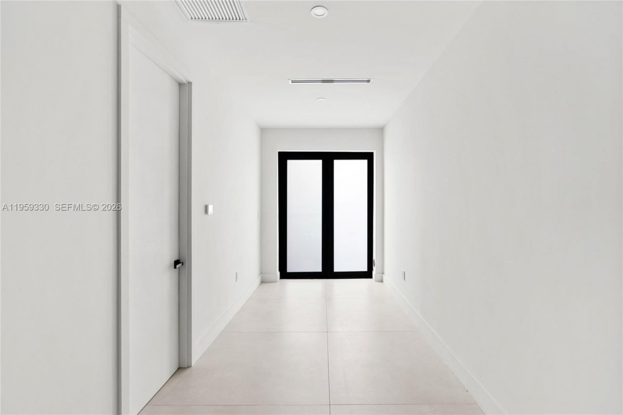 1431 SW 20th St, Miami, FL 33145 Photo