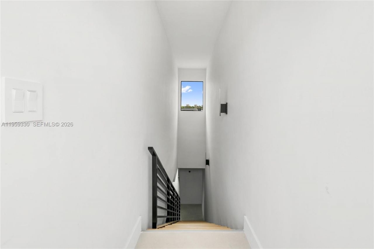 1431 SW 20th St, Miami, FL 33145 Photo