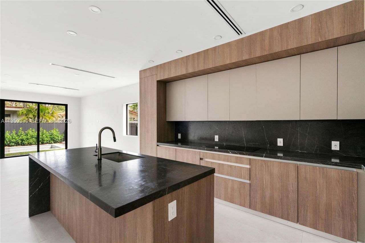 1431 SW 20th St, Miami, FL 33145 Photo