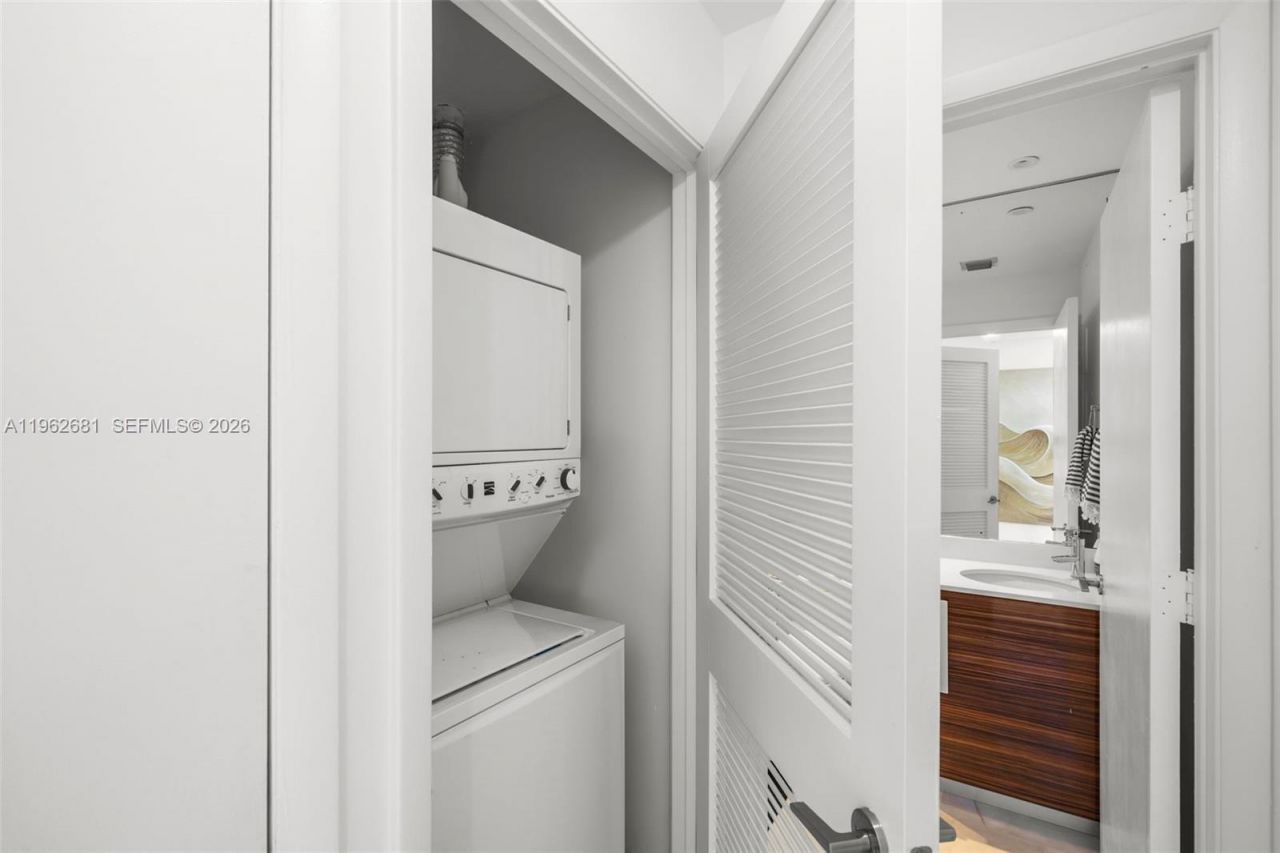 2020 N Bayshore Dr, Unit 2305, Miami, FL 33137 Photo