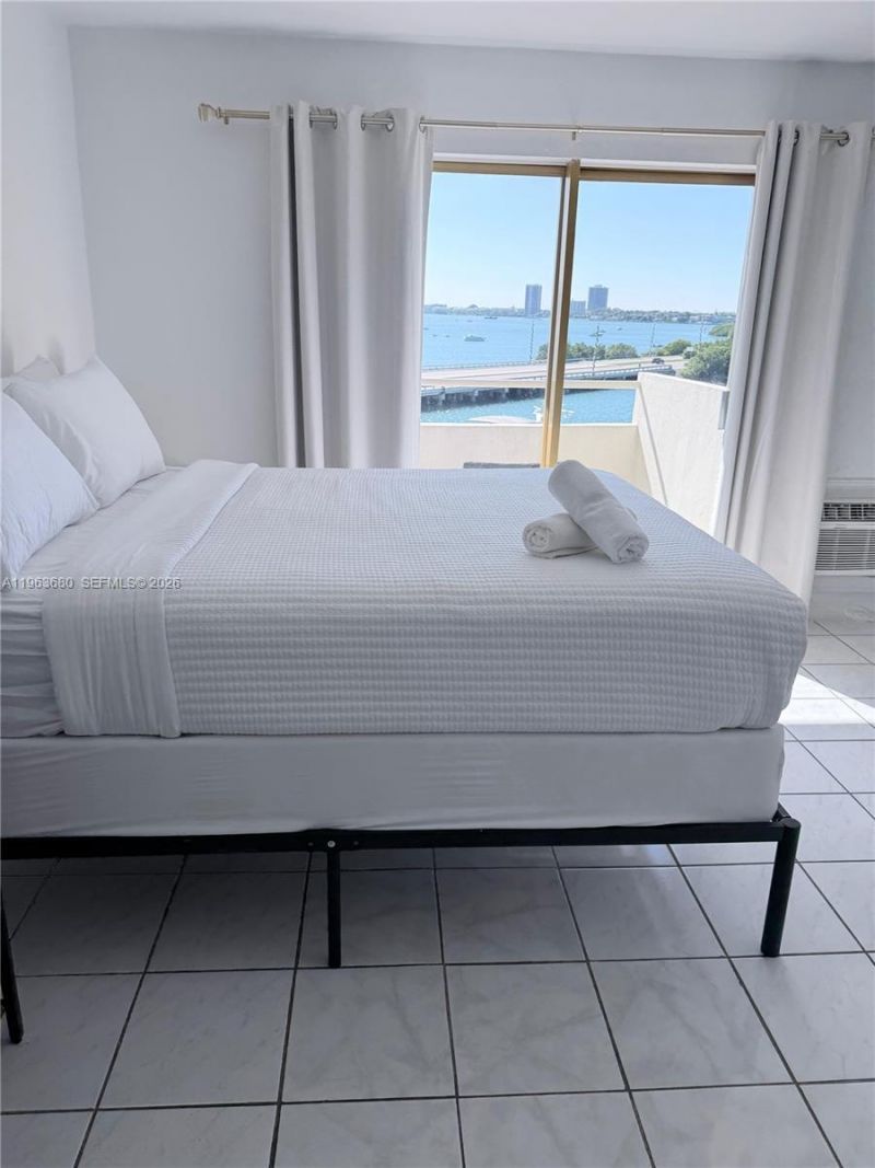 7904 West Dr, Unit 411, North Bay Village, FL 33141 Photo