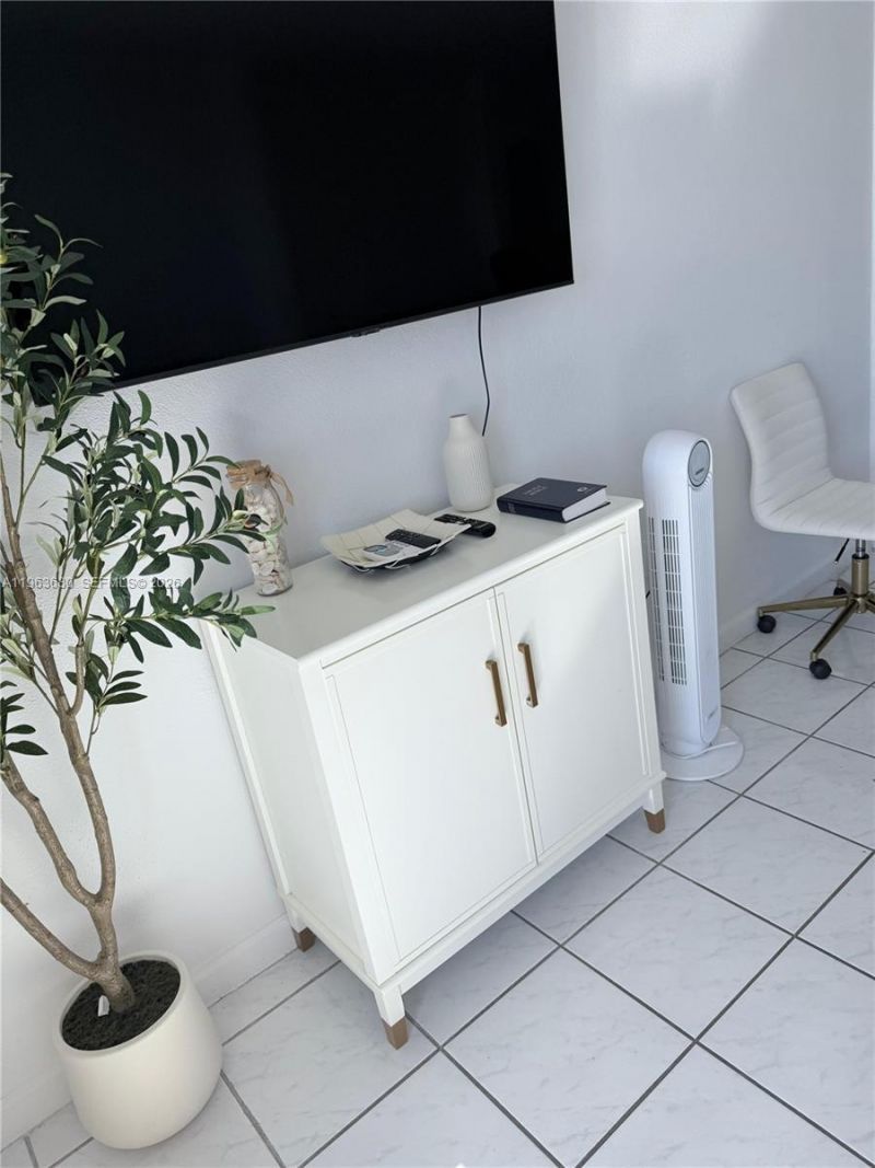 7904 West Dr, Unit 411, North Bay Village, FL 33141 Photo