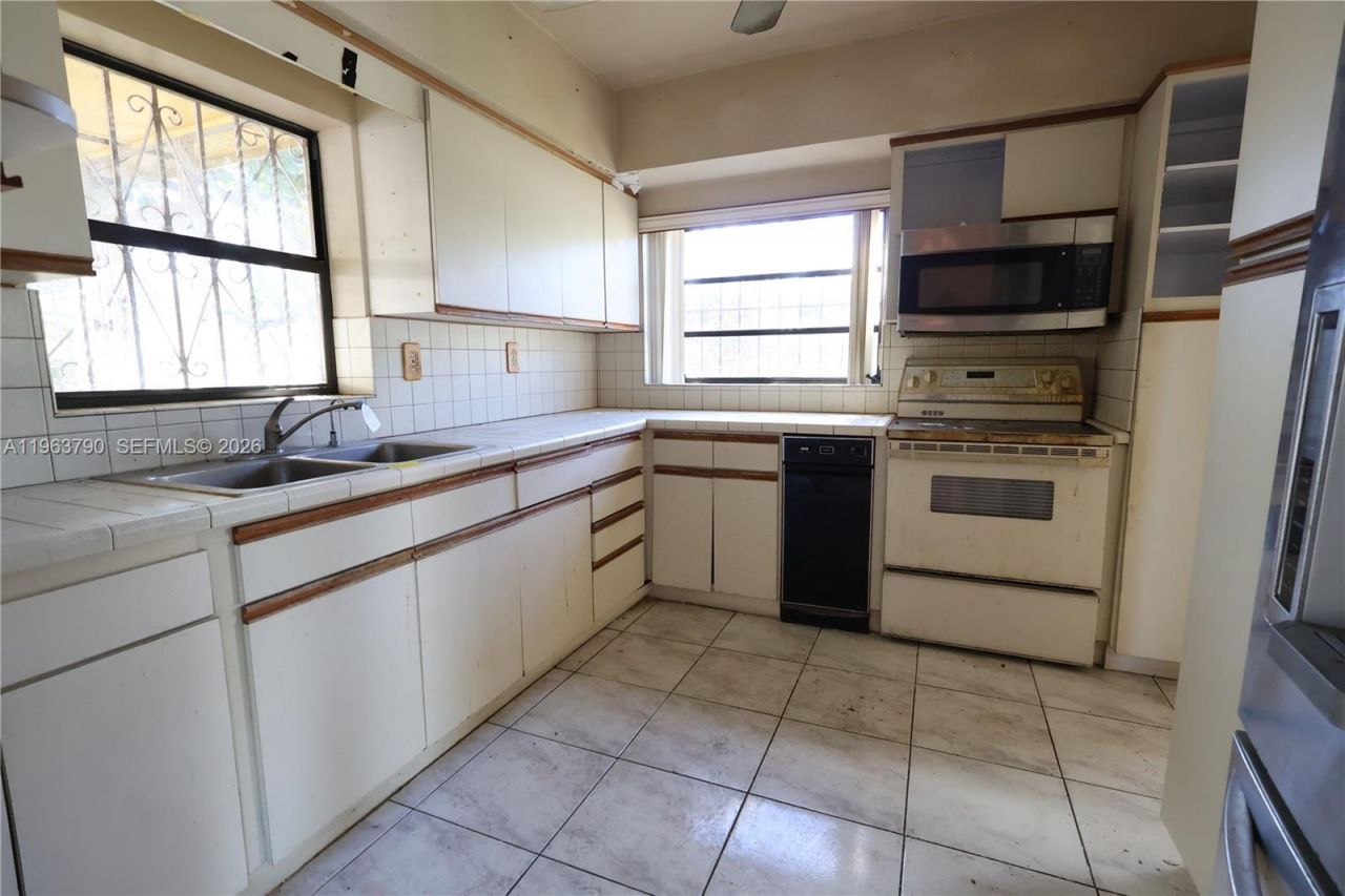 9210 SW 57th Ter, Miami, FL 33173 Photo