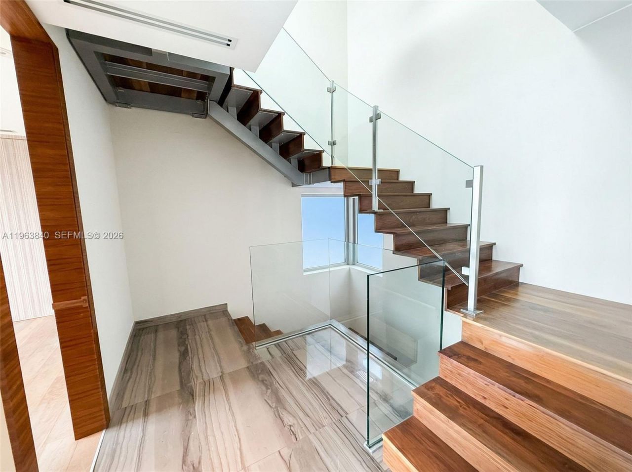 92 SW 3rd St, Unit PH5213, Miami, FL 33130 Photo