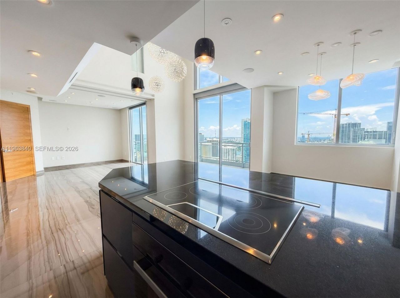 92 SW 3rd St, Unit PH5213, Miami, FL 33130 Photo