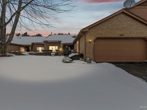 2162 London Bridge Drive, Rochester Hills, MI 48307