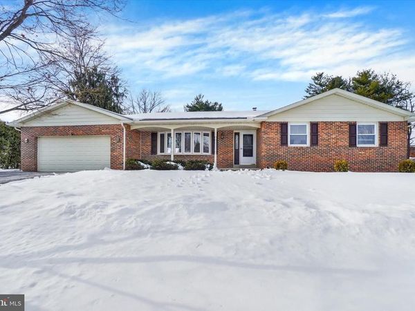 1975 NORMANDIE DRIVE, YORK, PA 17408