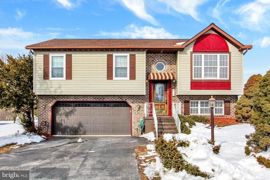 175 Drummer Drive, New Oxford, PA 17350 Main Photo