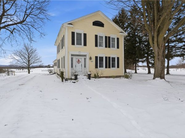 8361 State Route 5 And 20, West Bloomfield, NY 14469