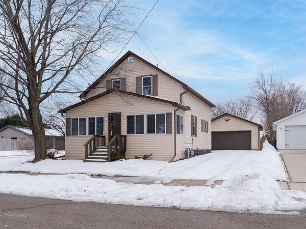 713 JEFFERSON STREET, Little Chute, WI 54140