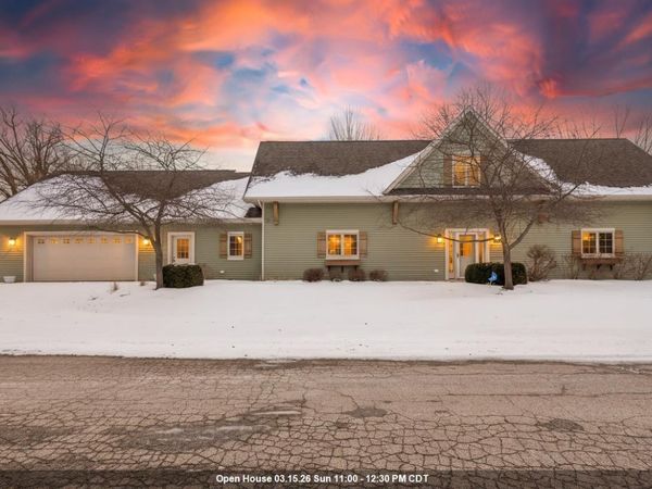 4882 S BAYSHORE LANE, Oconto, WI 54153