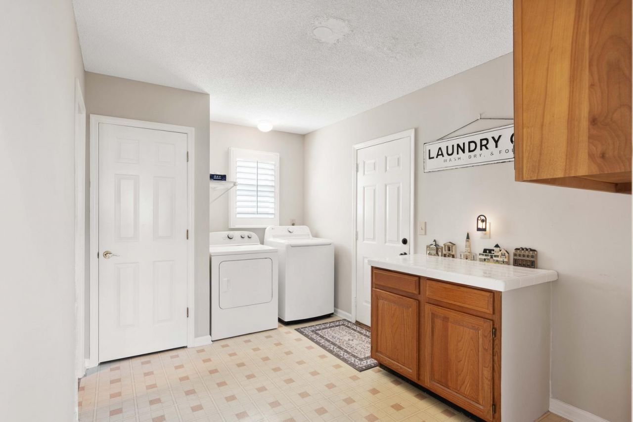 9150 Spring Branch Court Photo 14