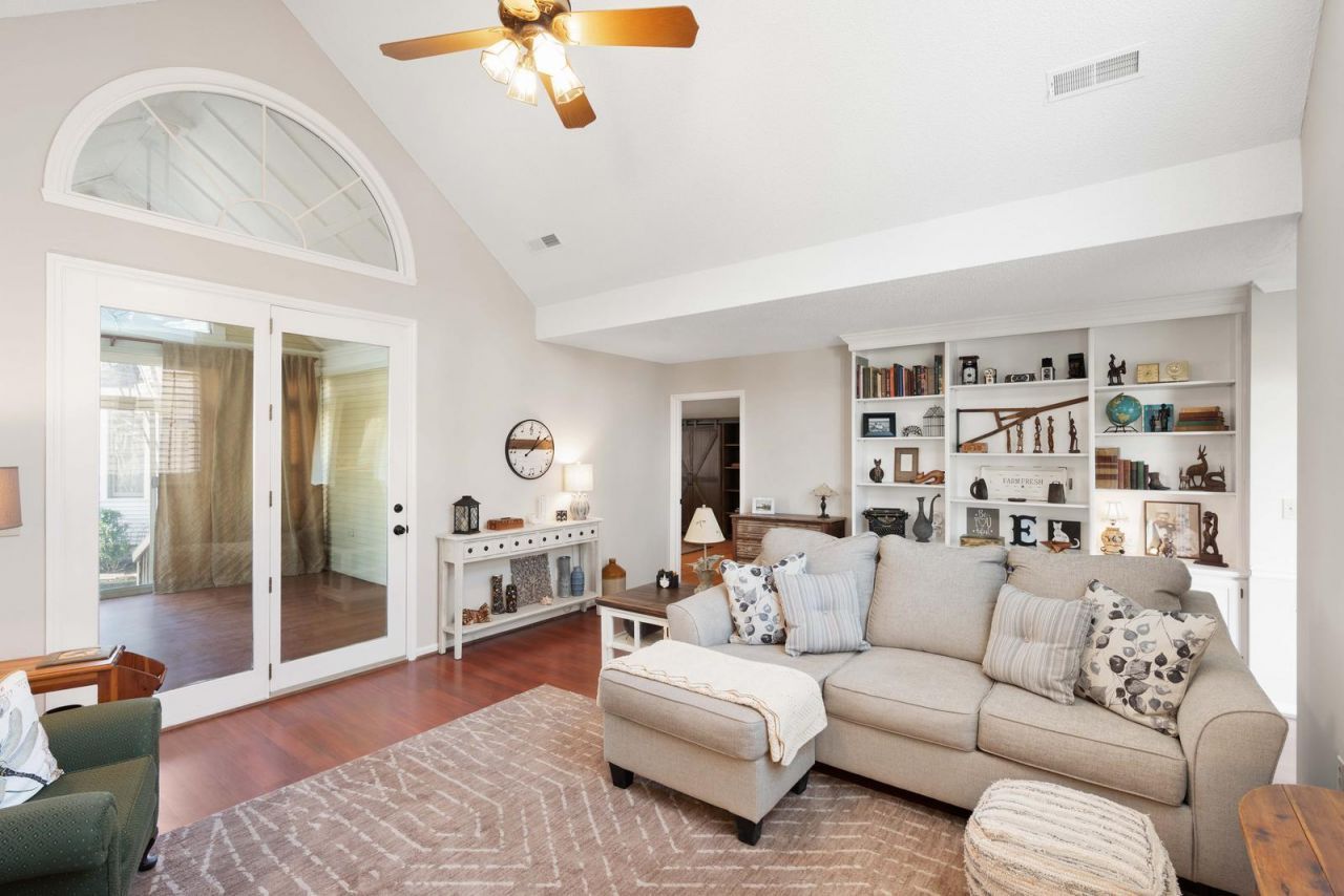 9150 Spring Branch Court Photo 32