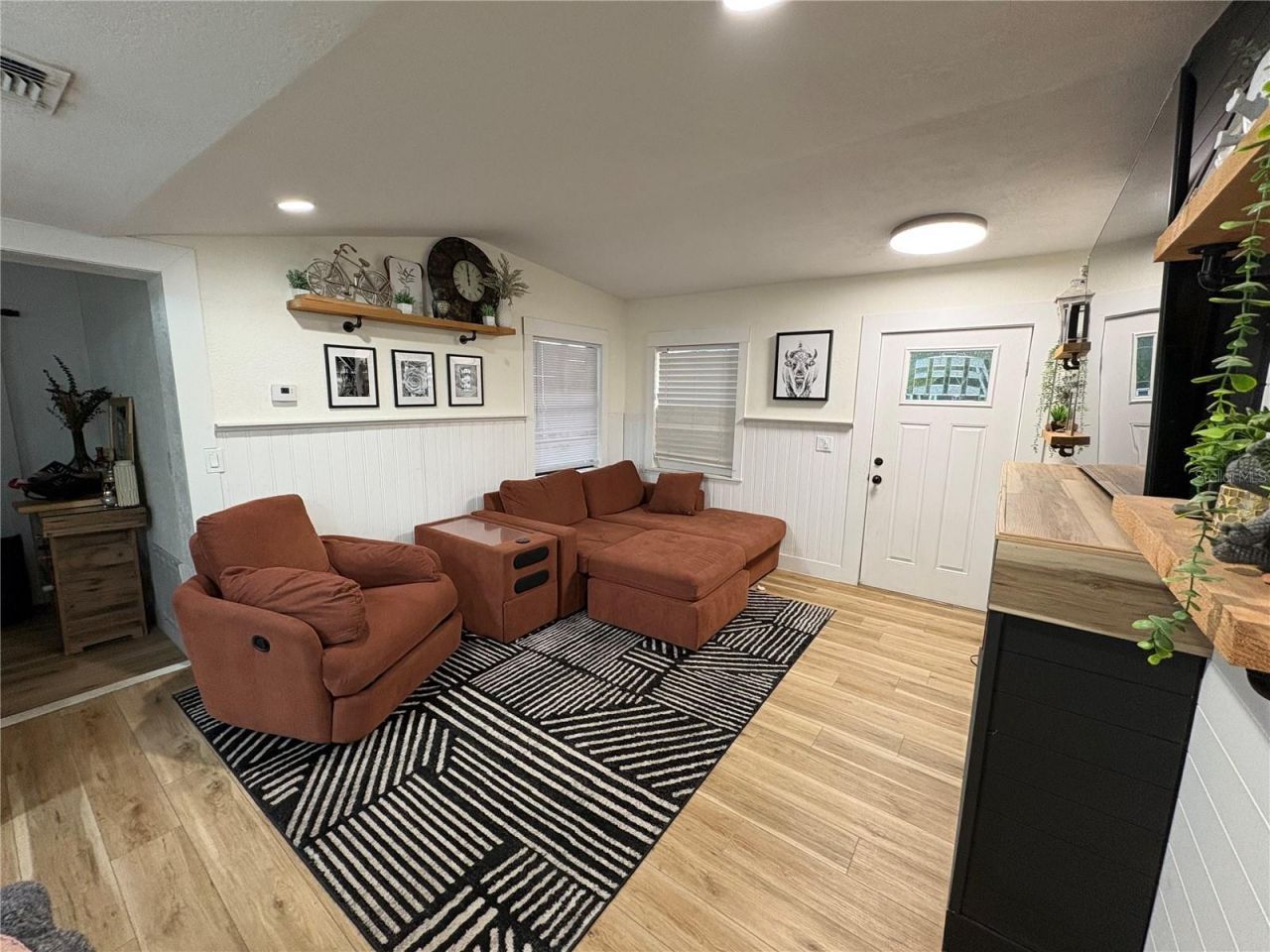 261 1st Street, Chuluota, FL 32766 Photo