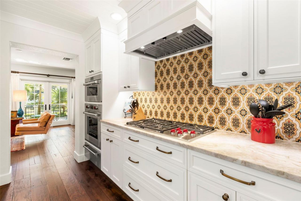 815 15th Avenue Ne, Saint Petersburg, FL 33704 Photo