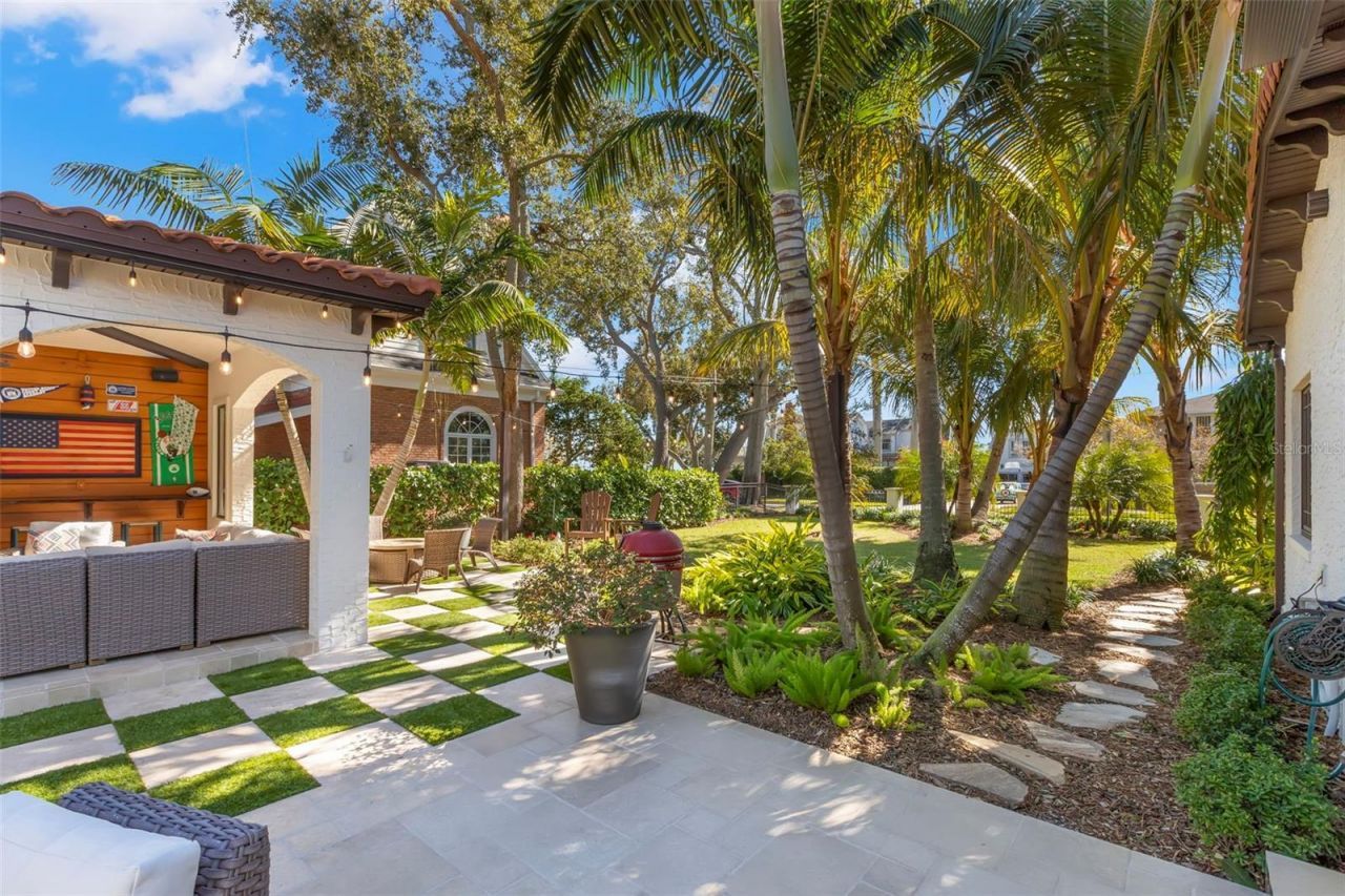 815 15th Avenue Ne, Saint Petersburg, FL 33704 Photo