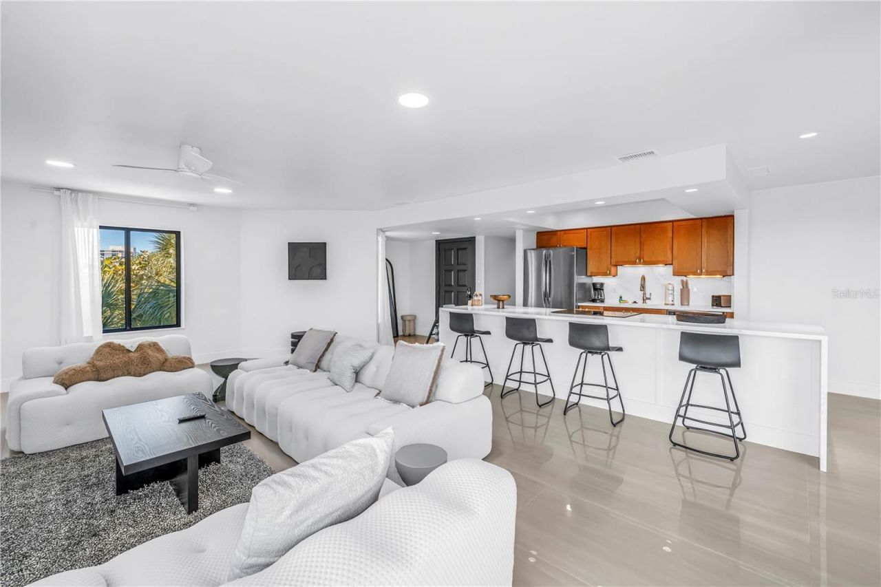 450 Beach Road, Unit 4, Sarasota, FL 34242 Photo