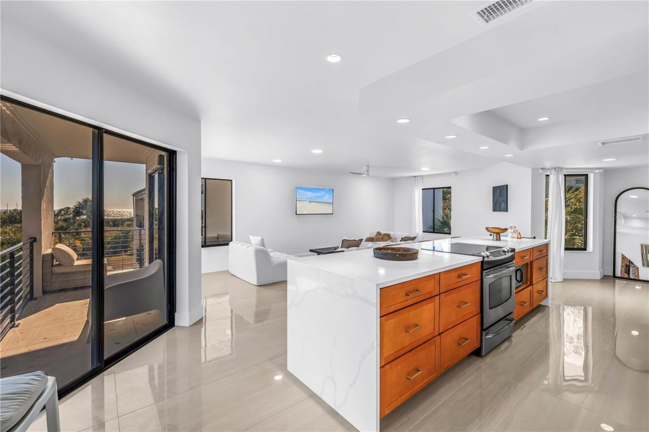 450 Beach Road, Unit 4, Sarasota, FL 34242 Photo