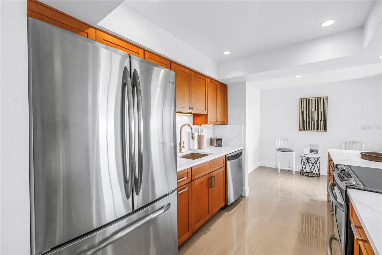 450 Beach Road, Unit 4, Sarasota, FL 34242 Photo