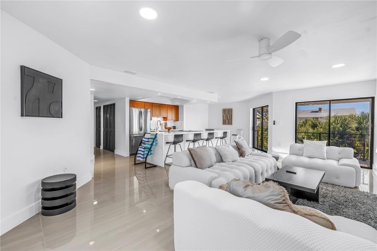 450 Beach Road, Unit 4, Sarasota, FL 34242 Photo