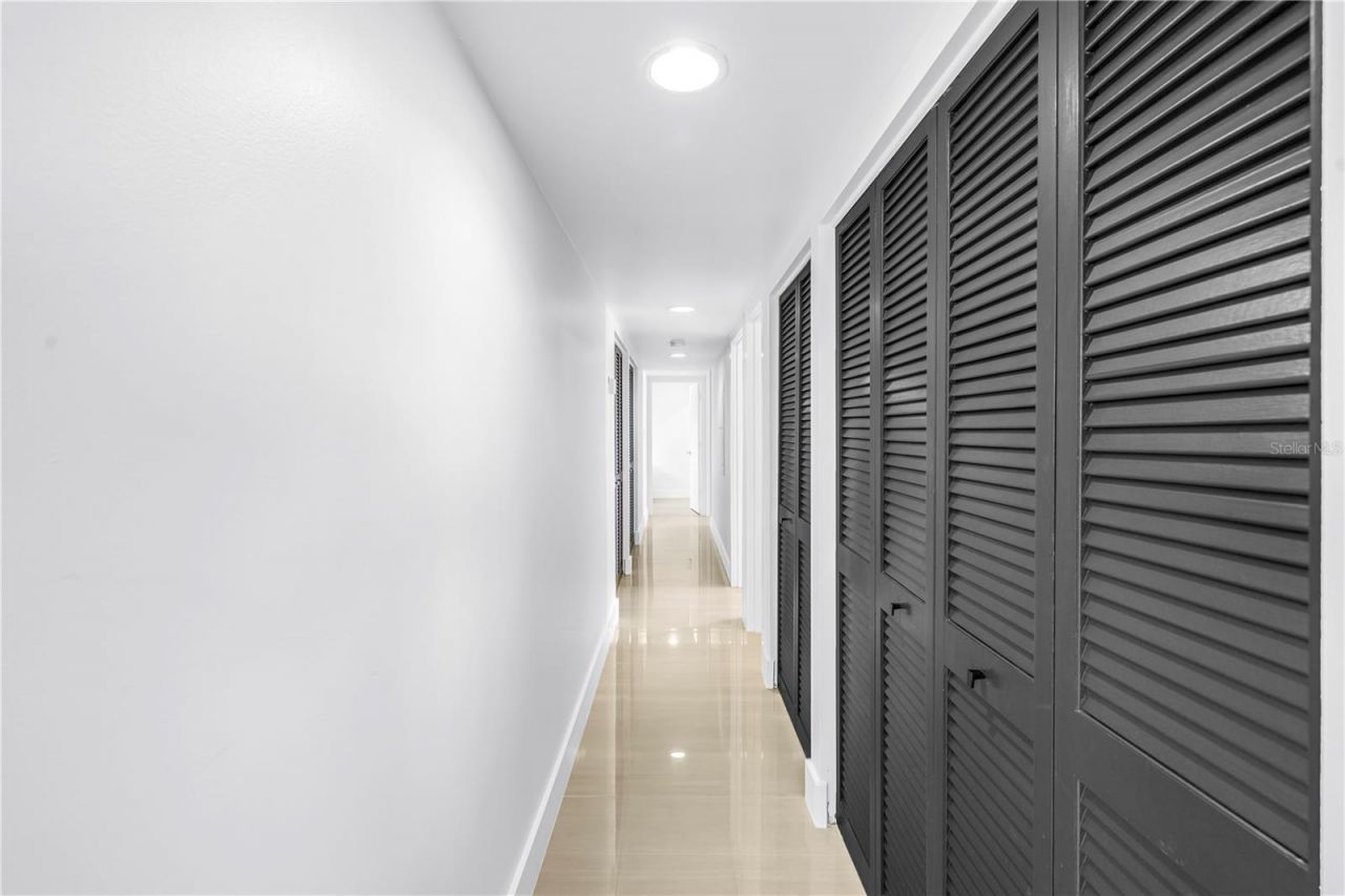 450 Beach Road, Unit 4, Sarasota, FL 34242 Photo