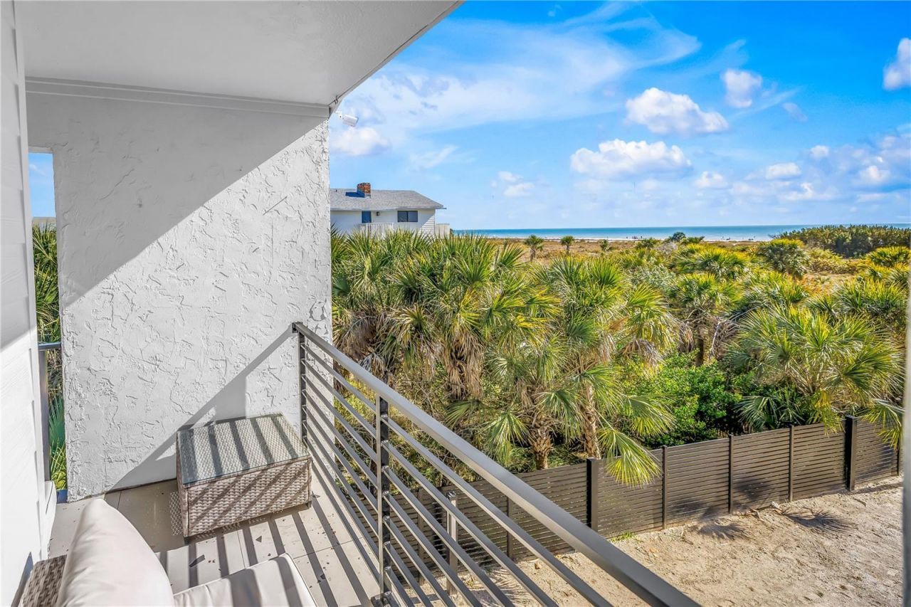 450 Beach Road, Unit 4, Sarasota, FL 34242 Photo