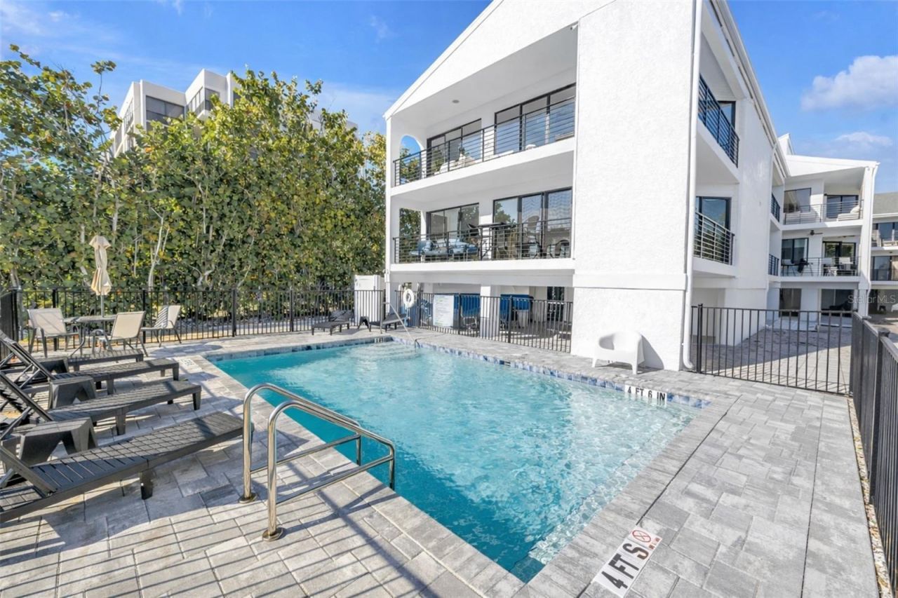 450 Beach Road, Unit 4, Sarasota, FL 34242 Photo