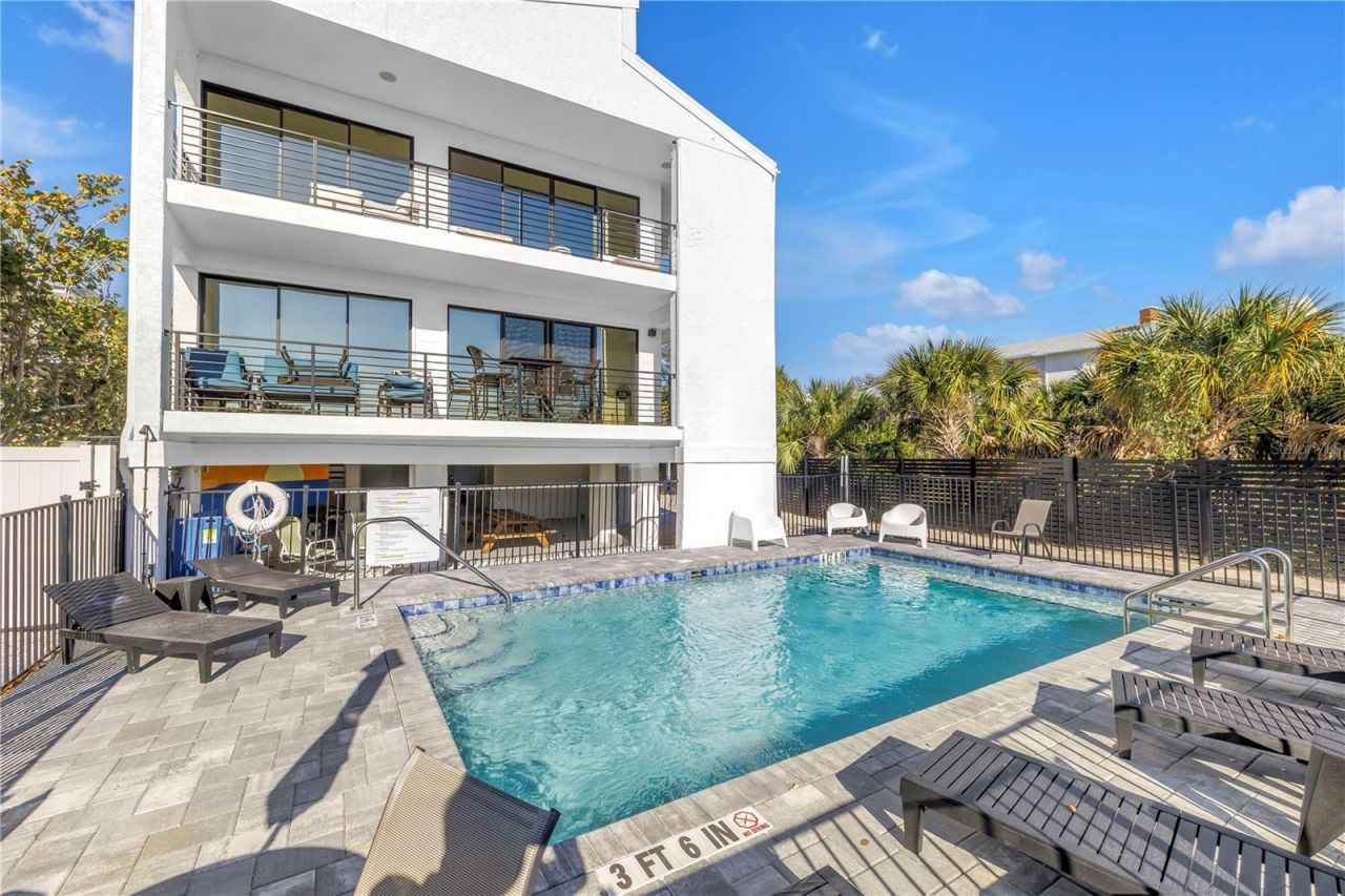 450 Beach Road, Unit 4, Sarasota, FL 34242 Photo