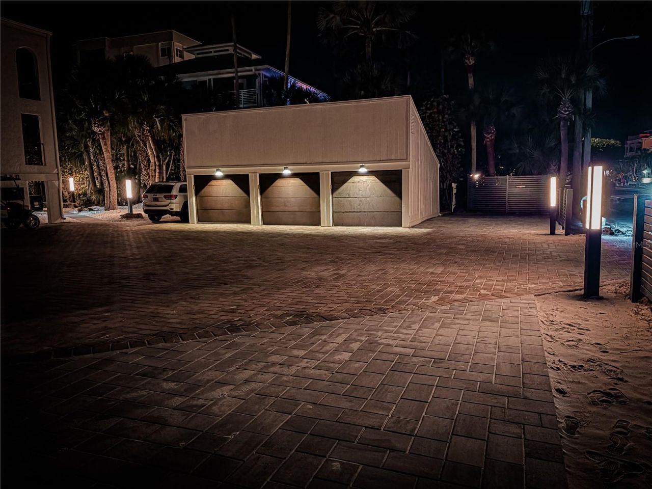 450 Beach Road, Unit 4, Sarasota, FL 34242 Photo