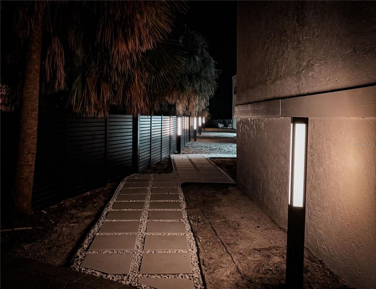 450 Beach Road, Unit 4, Sarasota, FL 34242 Photo