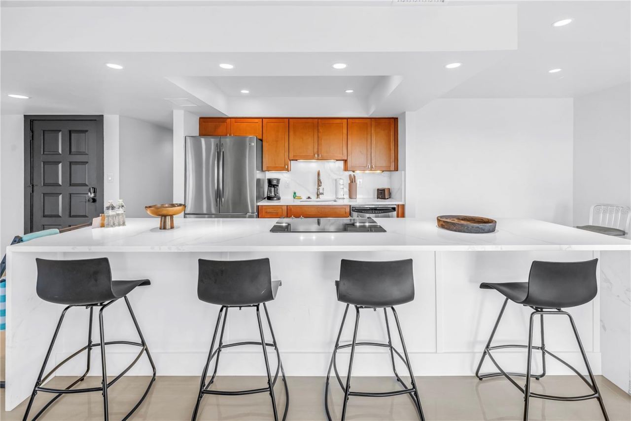 450 Beach Road, Unit 4, Sarasota, FL 34242 Photo