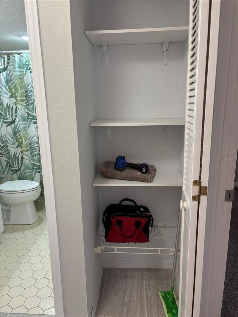 6211 Timber Lake Drive, Unit B9, Sarasota, FL 34243 Photo