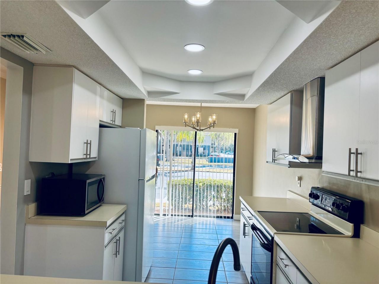 6211 Timber Lake Drive, Unit B9, Sarasota, FL 34243 Photo