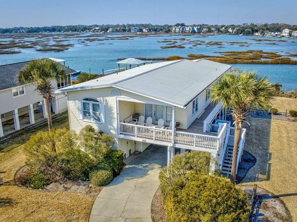 566 Yucca Ave., Garden City Beach, SC 29576