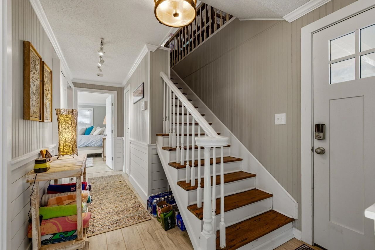 566 Yucca Ave. Photo 13