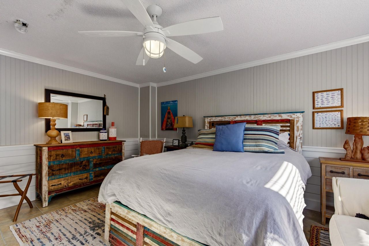 566 Yucca Ave. Photo 16