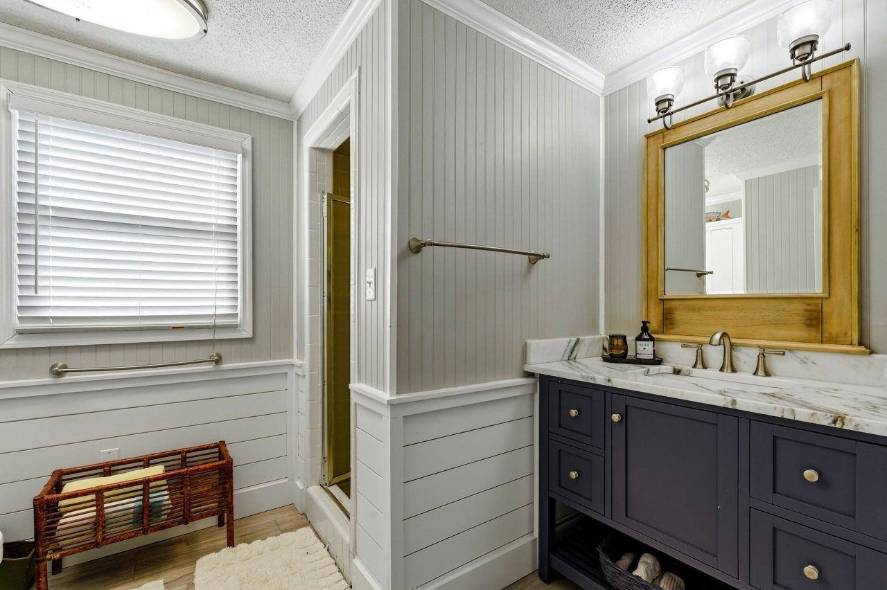 566 Yucca Ave. Photo 17