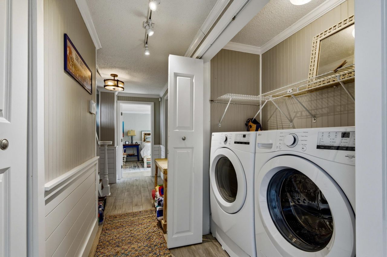 566 Yucca Ave. Photo 18