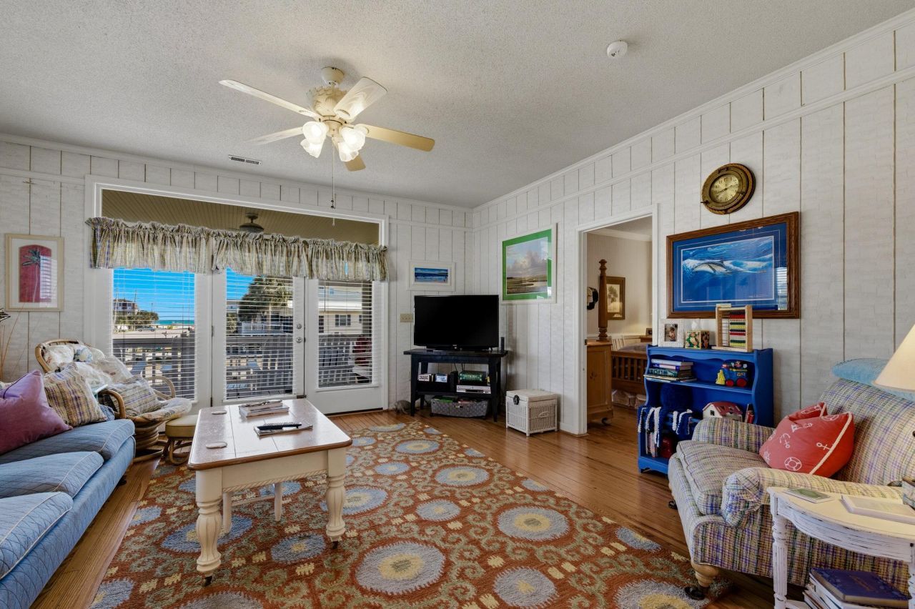 566 Yucca Ave. Photo 24