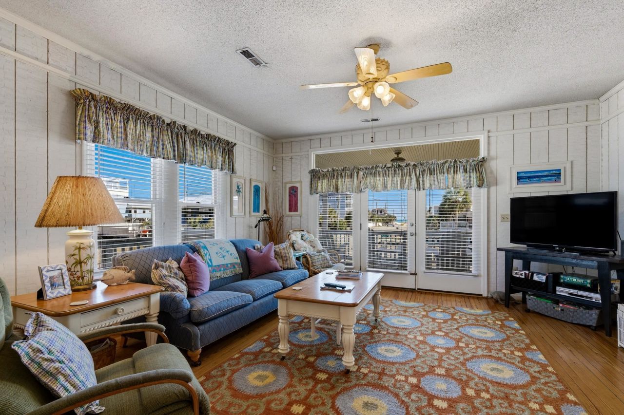 566 Yucca Ave. Photo 25