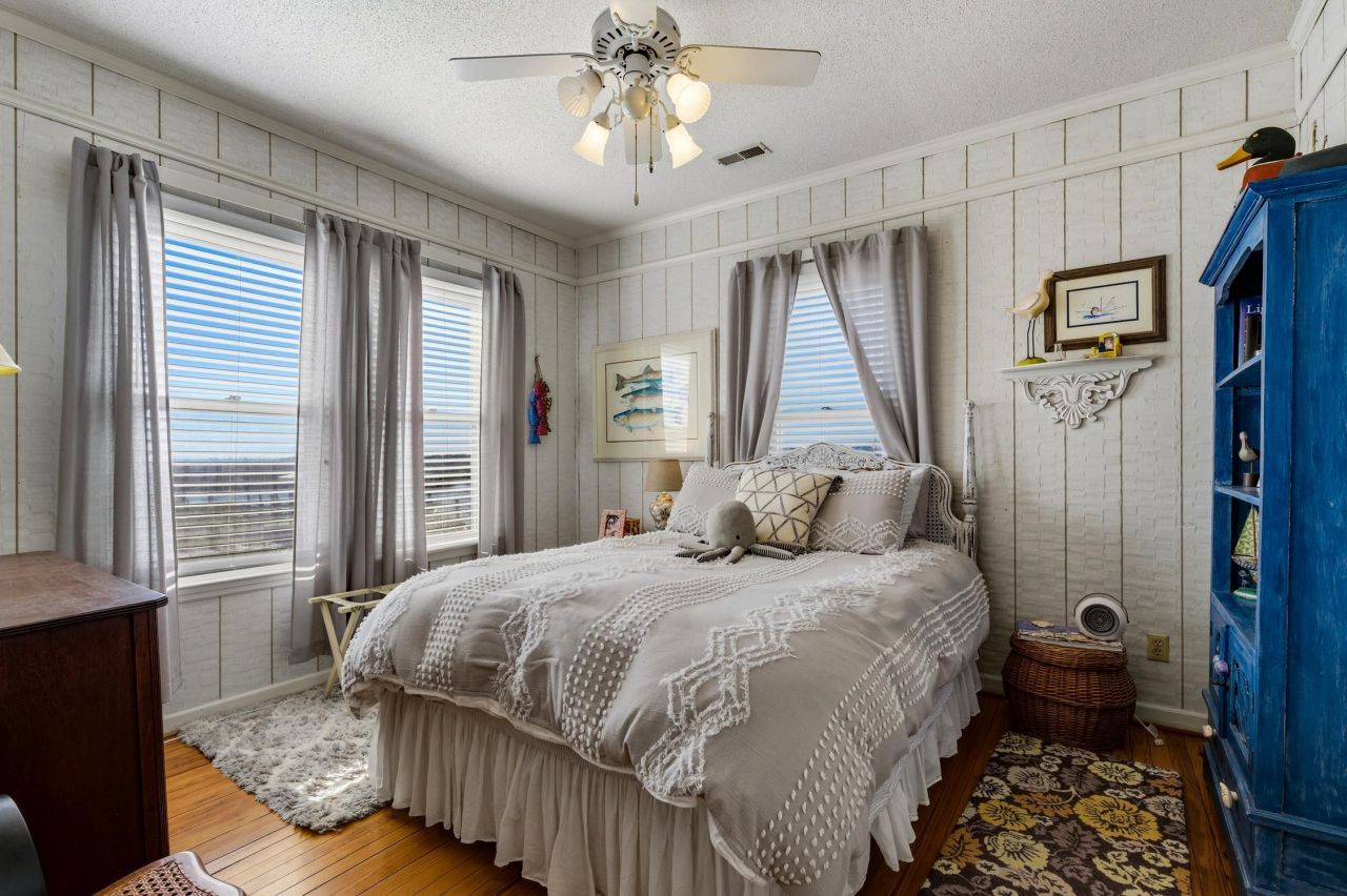 566 Yucca Ave. Photo 32