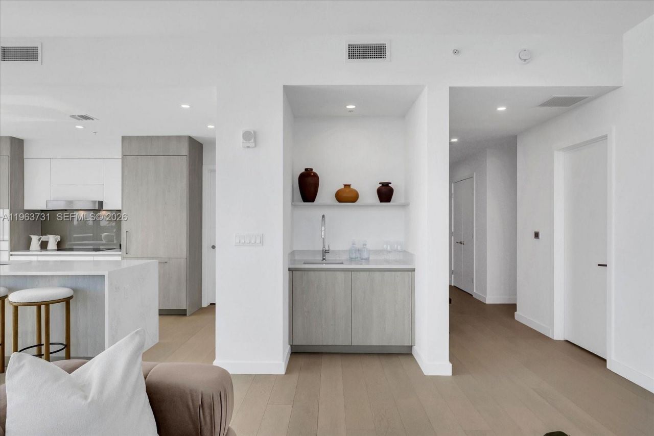 9201 E Bay Harbor Dr, Unit LPH01, Bay Harbor Islands, FL 33154 Photo