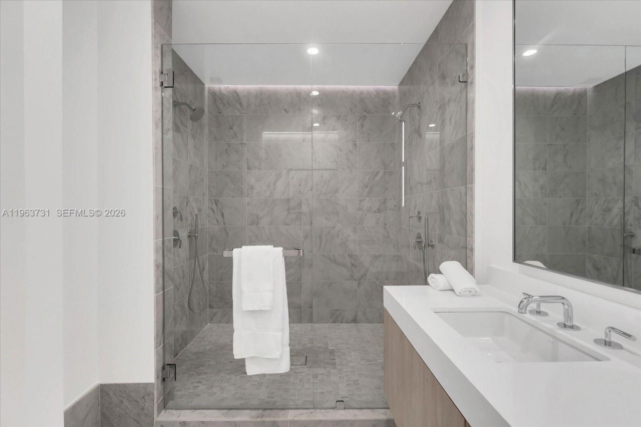 9201 E Bay Harbor Dr, Unit LPH01, Bay Harbor Islands, FL 33154 Photo