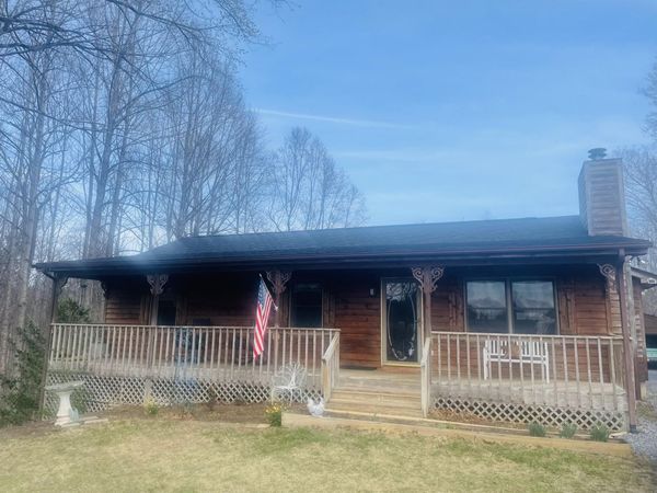 2579 Quarles RD, Thaxton, VA 24174