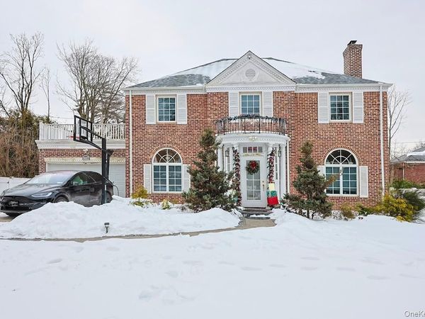 Great Neck, NY 11023