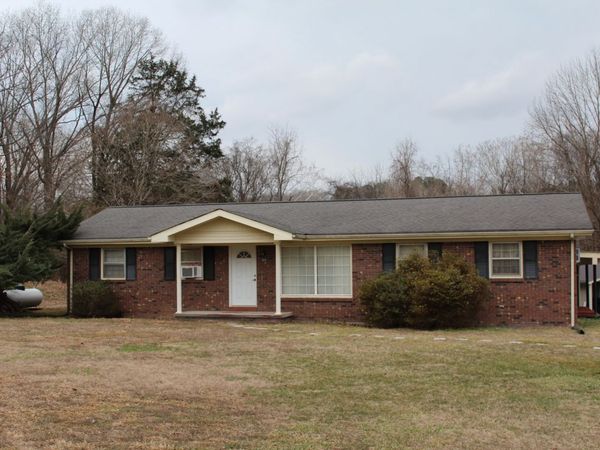 208 Pulley St , Erin, TN 37061